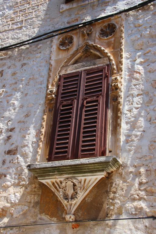 Petrizio Palace